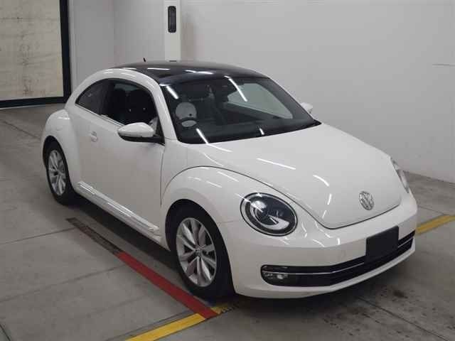 60262 Volkswagen The beetle 16CBZ 2013 г. (MIRIVE Osaka)